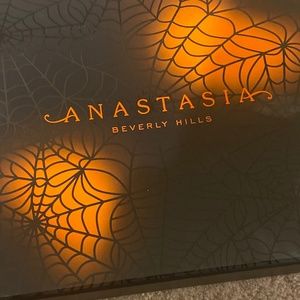 Anastasia Beverly Hills Halloween Glitter collection